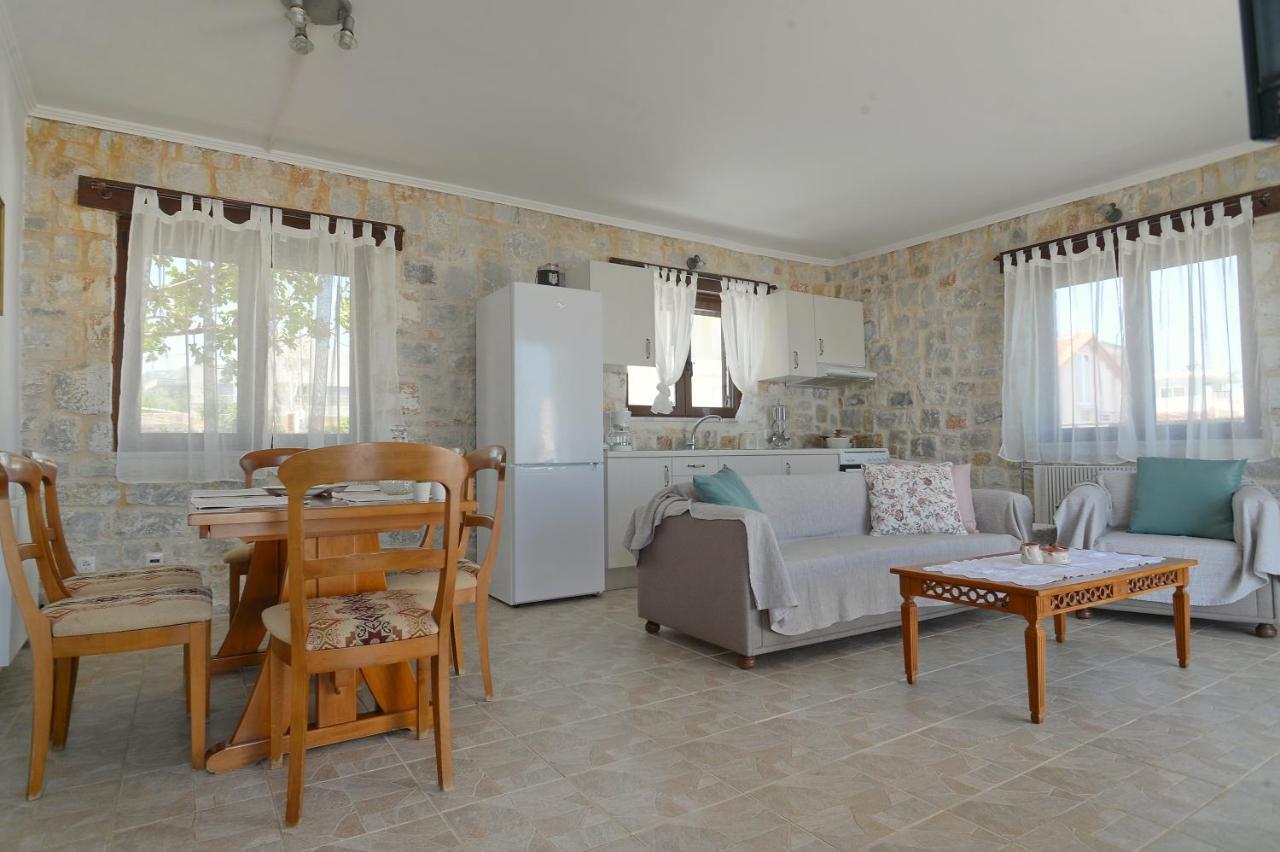 Antorina Beachfront Villas With Private Pools Kamari  Kültér fotó
