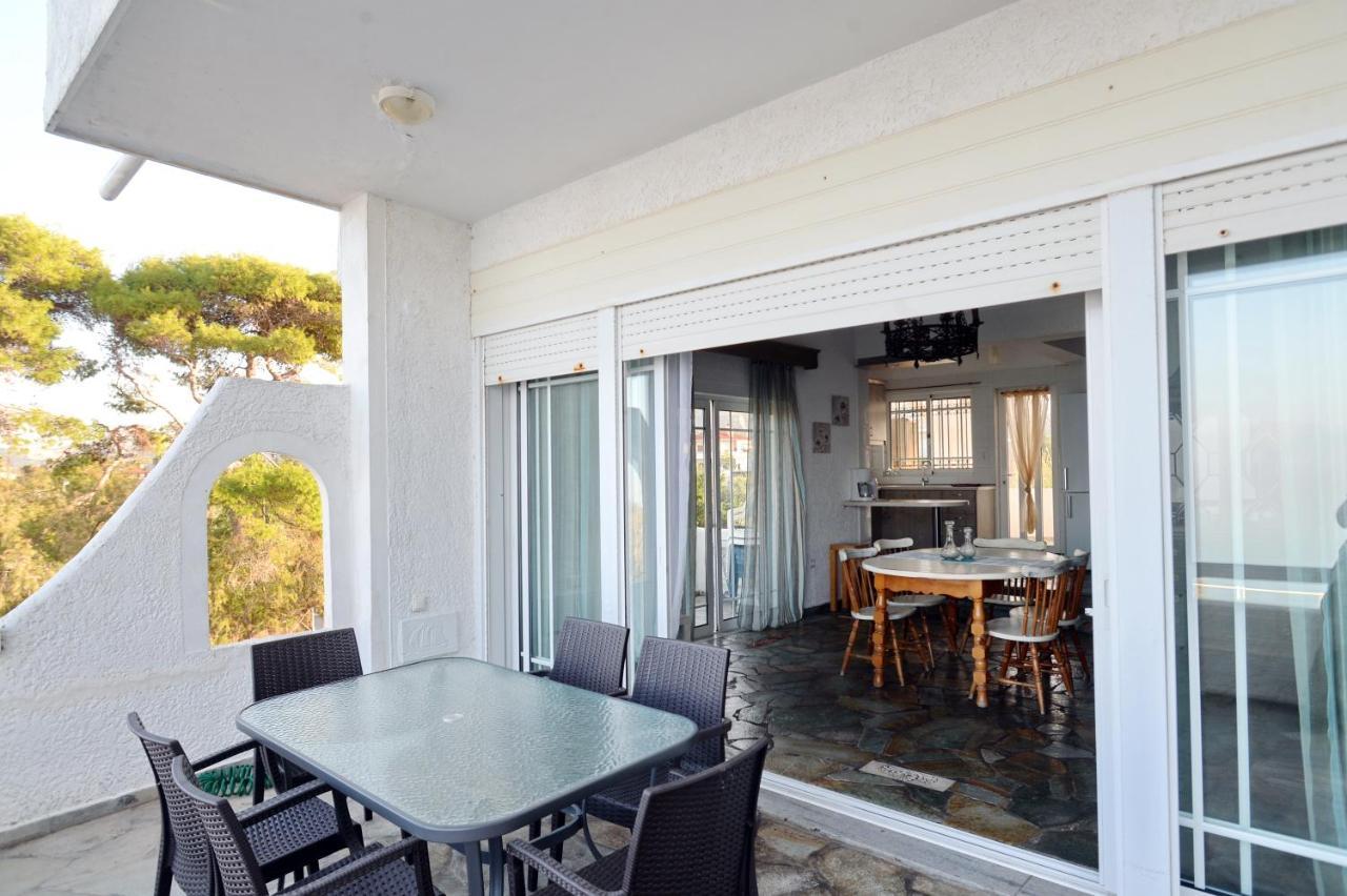 Antorina Beachfront Villas With Private Pools Kamari  Kültér fotó