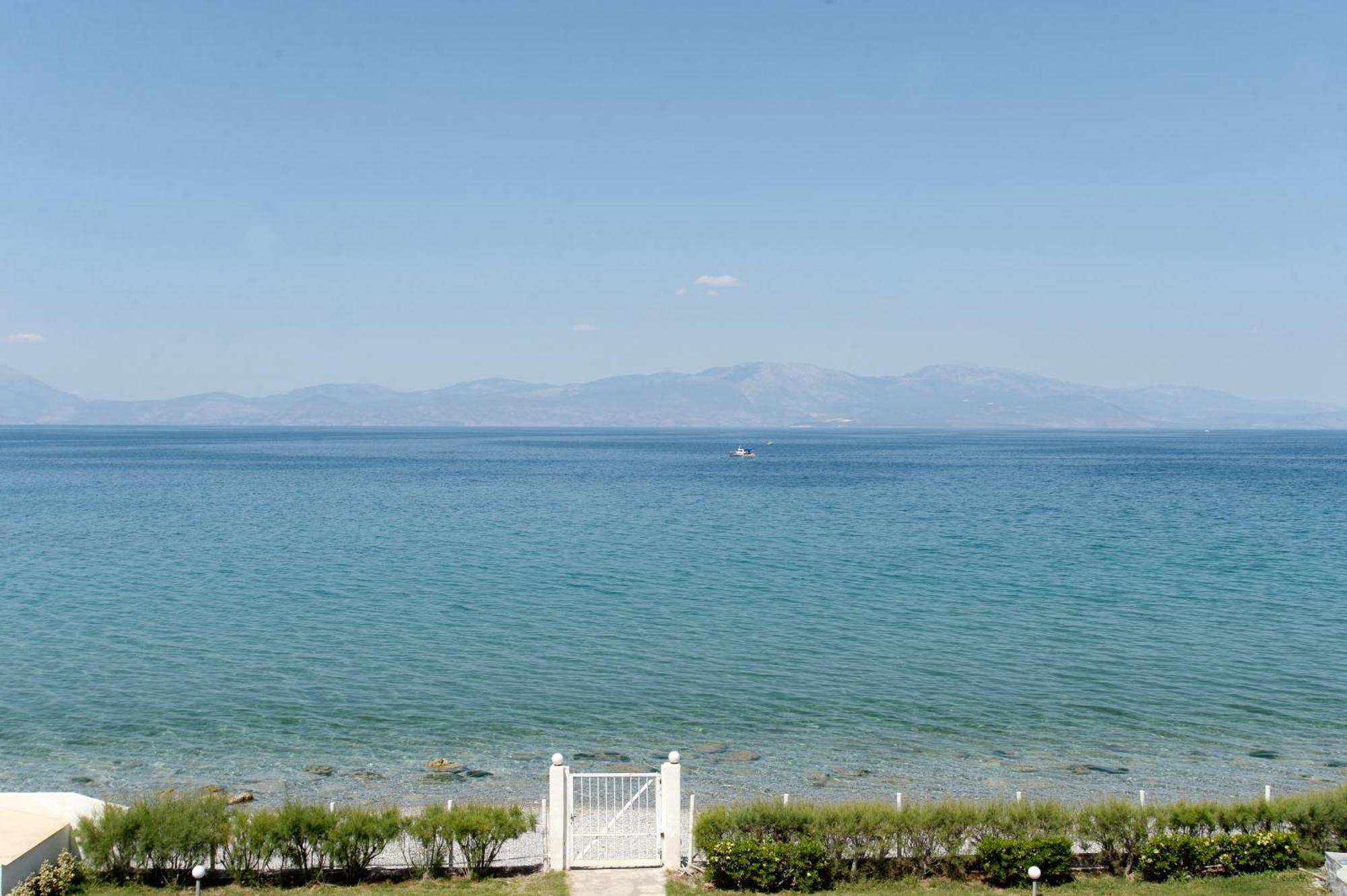 Antorina Beachfront Villas With Private Pools Kamari  Kültér fotó